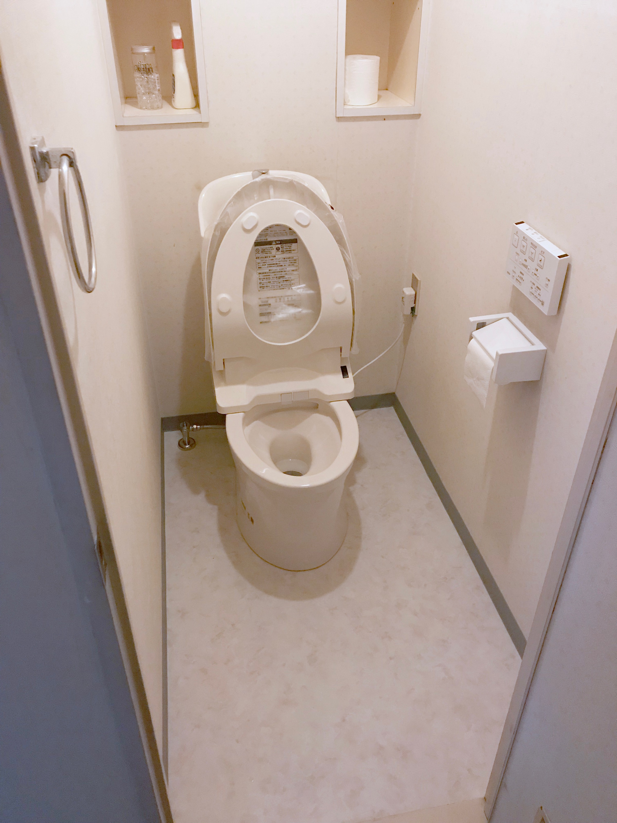 トイレ 好きなメーカーの商品でお風呂とトイレをリフォーム