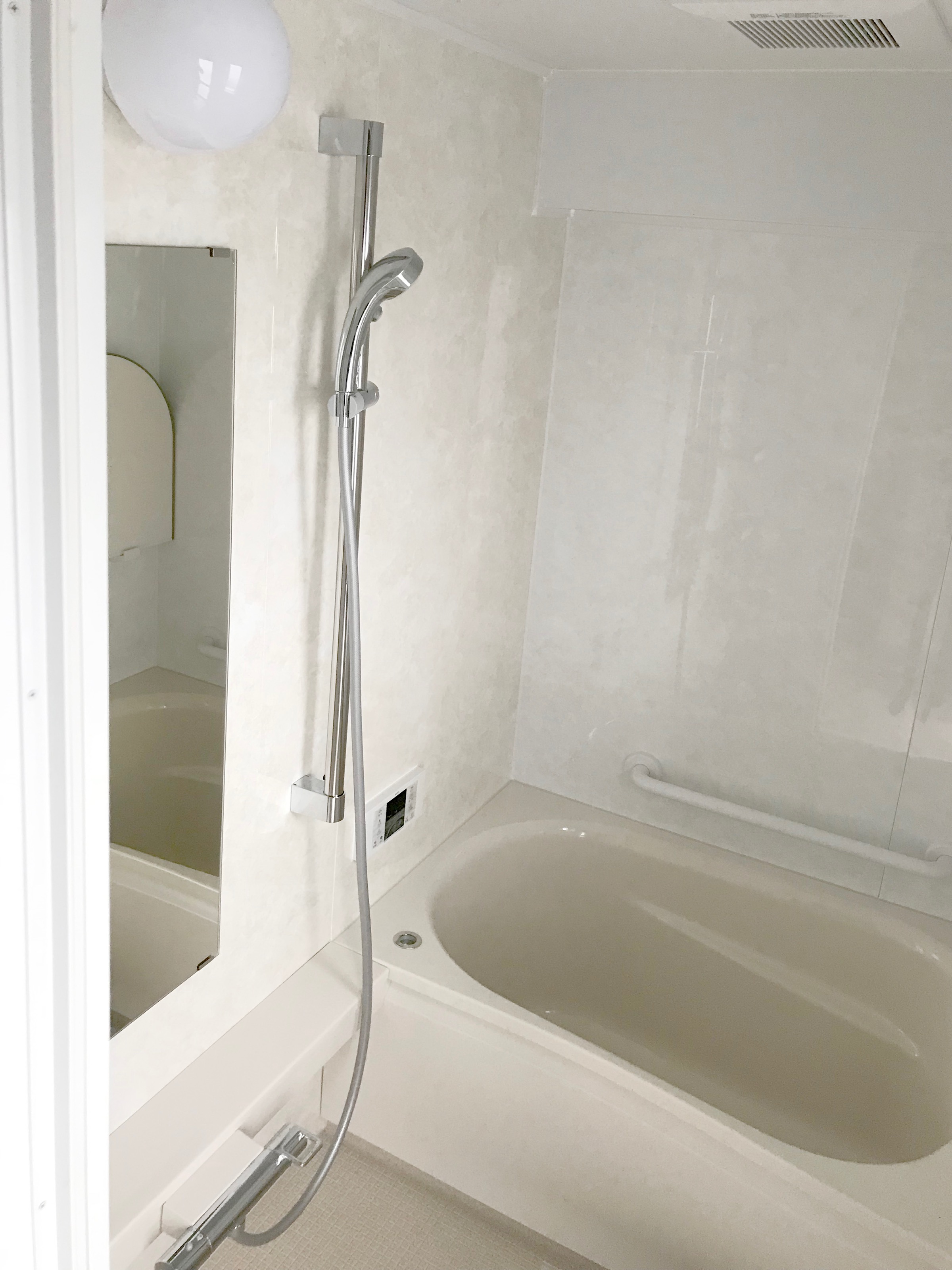 バス 好きなメーカーの商品でお風呂とトイレをリフォーム